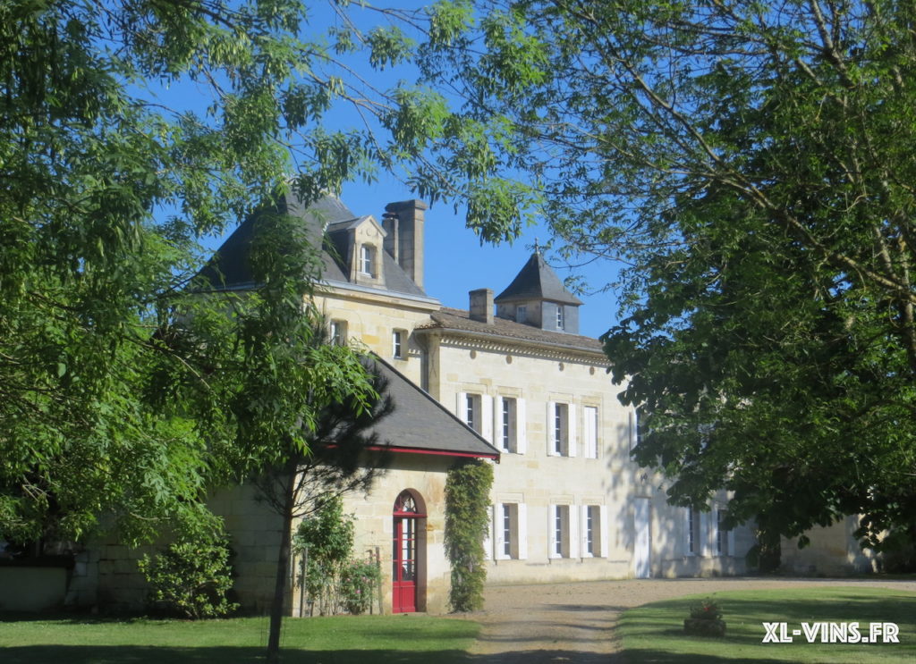 La très jolie façade du Château Chatain