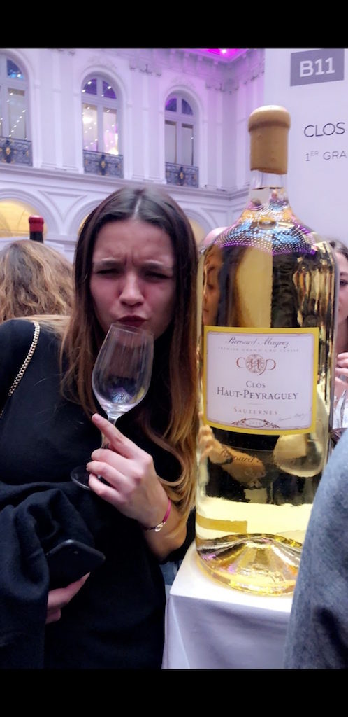 La pétillante Cloe Tournier pose pour Clos Haut Peyraguey !
