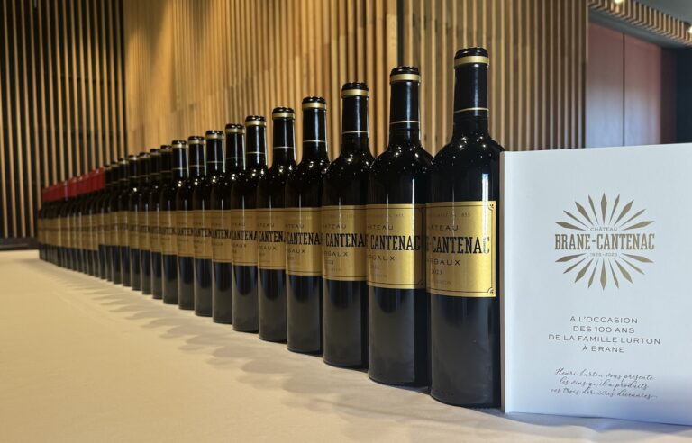 Lire la suite à propos de l’article Immense verticale de Château Brane-Cantenac : 2023 à 1992 et jusqu&rsquo;à 1928 !